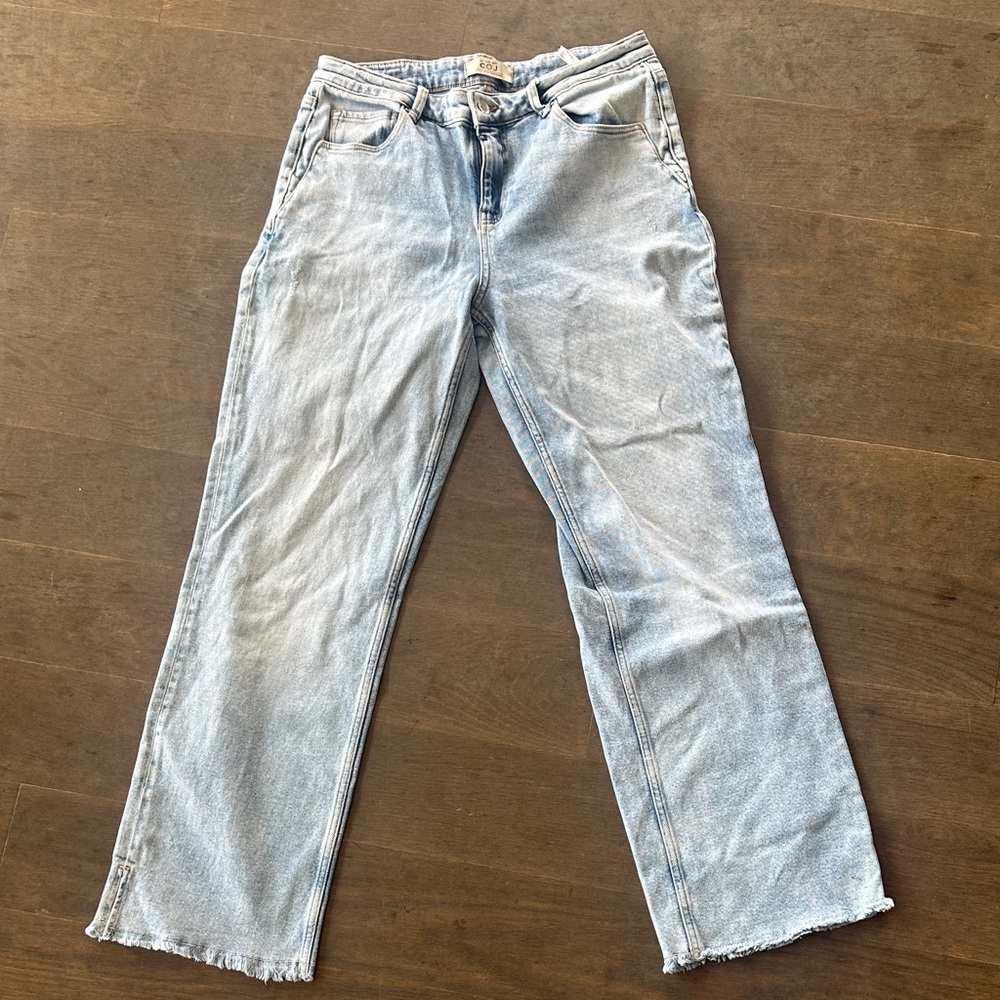 COJ Light Wash Straight Leg Women's Jeans